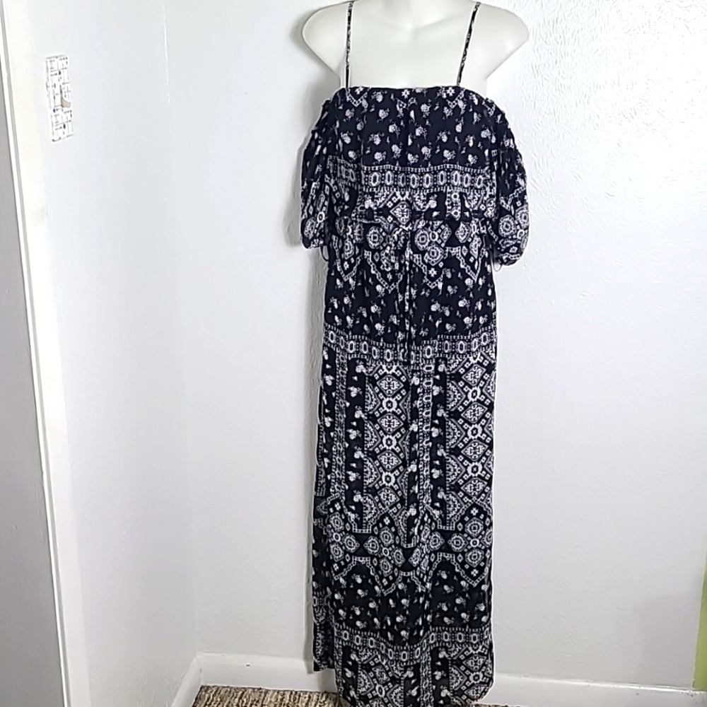 City Triangles Black & White Print Maxi-Dress, Off-shoulder Sleeves, Size Small